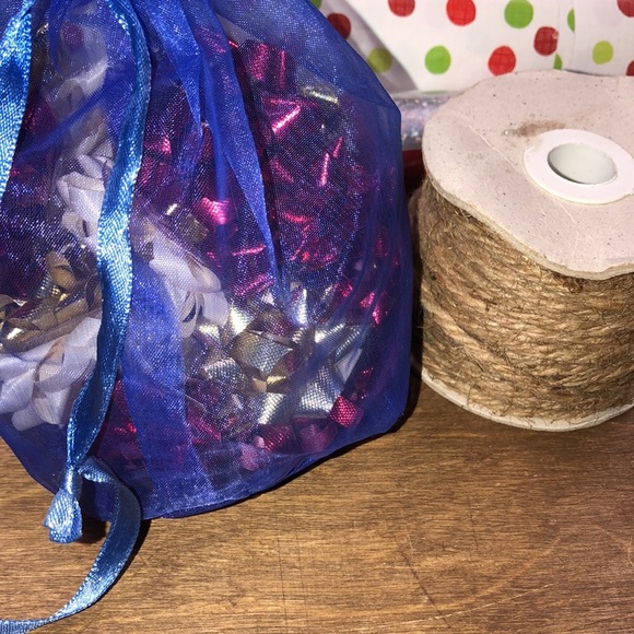 Christmas gift wrapping bundle - Picture 4 of 7